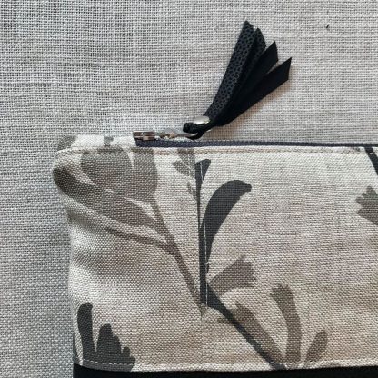 C060 Ink and Spindle linen with Black leather - Image 2