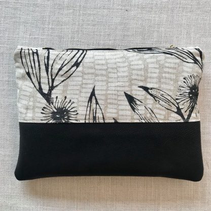 C061 Ink and Spindle linen with Black leather - Image 2